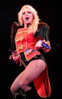 28563685_s_Starring_Britney_Spears_Performance_03-03-2009_020_123.jpg