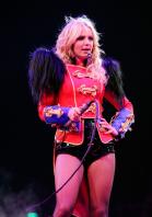28564030_s_Starring_Britney_Spears_Performance_03-03-2009_026_123.jpg