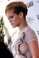 94584_Rihanna_Glamour_Magazine_Honors_The_2009_Women_of_the_Year_3145_123_1007lo.jpg