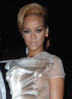 95072_Rihanna_Glamour_Magazine_Honors_The_2009_Women_of_the_Year_750_123_260lo.jpg