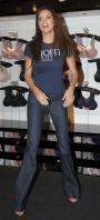 26230_Celebs4ever-com_Adriana_Lima_launches_the_BioFit_Uplift_bra_at_the_Victoria_s_Secret_store_in_Aventura_Florida_July_31_2008-001_122_168lo.jpg