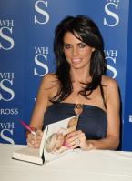 88208_Celebutopia-Katie_Price_signs_copies_of_her_new_book_Pushed_To_The_Limit_in_London-03_122_1103lo.jpg
