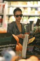 09837_s_ja_shops_at_a_whole_foods_market_in_beverly_hills_20101010_61_122_229lo.jpg