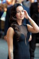 95885_Preppie_-_Megan_Fox_at_the_Late_Show_with_David_Letterman_-_June_25_2009_912_1341_122_28lo.jpg