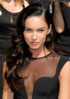 96525_Preppie_-_Megan_Fox_at_the_Late_Show_with_David_Letterman_-_June_25_2009_911_5431_122_131lo.jpg