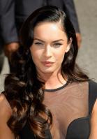99189_Preppie_-_Megan_Fox_at_the_Late_Show_with_David_Letterman_-_June_25_2009_911_7317_122_144lo.jpg
