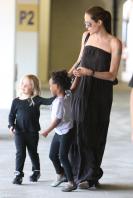 21182_Celebutopia-Angelina_Jolie_taking_daughters_to_a_kid_center_in_a_mall_in_LA-18_122_377lo.JPG