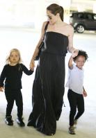 23850_Celebutopia-Angelina_Jolie_taking_daughters_to_a_kid_center_in_a_mall_in_LA-04_122_379lo.JPG