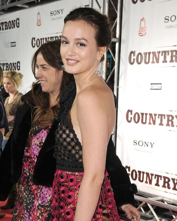 35022_s_lm_country_strong_premiere_in_nashville_20101108_40_122_713lo.jpg