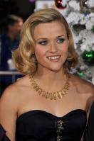 PCCKYKJYYX_Reese_Witherspoon_40_Four_Christmases_Los_Angeles_Premiere_-_November_20_17_.jpg