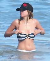 Avril Lavigne showing nipples