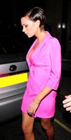 29142_Victoria_Beckham_in_pink_dress_leaving_Scott26s_restaurant_in_London_13-3-2009_05_122_86lo.jpg
