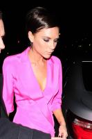 29160_Victoria_Beckham_in_pink_dress_leaving_Scott09s_restaurant_in_London_13-3-2009_09_122_573lo.jpg