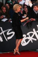 39538_Celebutopia-Kylie_Minogue-Brit_Awards_2008_Arrivals-35_122_834lo.jpg