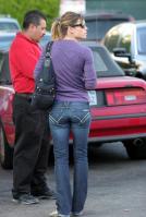 85956_Preppie_Jessica_candids_in_Hollywood_10_24_08_142d_122_855lo.jpg