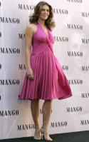 95056_Celebutopia-Elizabeth_Hurley_launches_Elizabeth_Hurley_for_MNG_Collection_in_Madrid-27_122_514lo.jpg