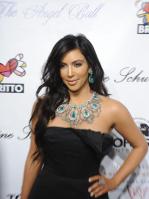 DJ8LXCS6E7_Kim_Kardashian_40_Gabrielles_Angel_Foundation_Angel_Ball_2010_-_Oct_21_10_.jpg