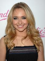 90549_celeb-city.org_Hayden_Panettiere_party_at_Hyde_02-21-2008_003_123_472lo.jpg