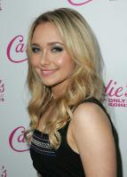 90563_celeb-city.org_Hayden_Panettiere_party_at_Hyde_02-21-2008_017_123_450lo.jpg
