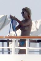 Paris Hilton topless private