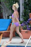 5PSGYYXST0_Britney_Spears_Bikini_MarinaDelRey_170809_015.jpg