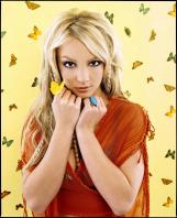 EPIZJGX73N_BritneySpearsAndrewEcclesPS2001forTeenPeople_26_123_387lo.jpg