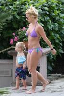 EZNXZR6L8N_Britney_Spears_Bikini_MarinaDelRey_170809_009.jpg