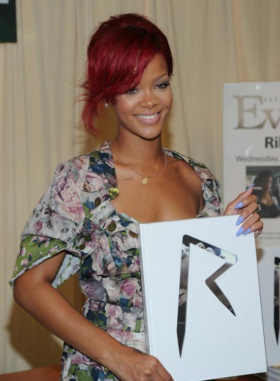 28426_Rihanna_116_122_365lo.jpg