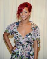 28307_Rihanna_27_122_208lo.jpg