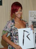 28426_Rihanna_116_122_365lo.jpg