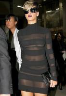 93462410_rihanna-see-through-01.jpg