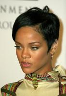 94853_Rihanna_550_122_493lo.jpg