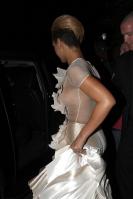 95019_Rihanna_Glamour_Magazine_Honors_The_2009_Women_of_the_Year_125_123_586lo.jpg