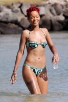 96864782_311802d1283905944-rihanna-black-aqua-coloured-bikini-rihanna_bikini-2-.jpg