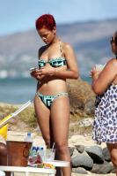 96864836_311805d1283905944-rihanna-black-aqua-coloured-bikini-rihanna_bikini-5-.jpg