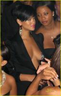 PJMXCVVX0A_rihanna-fourth-of-july-11.jpg