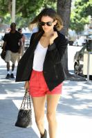 54728_RachelBilson_Shoppingcandids_SantaMonica_180711_008_122_389lo.jpg