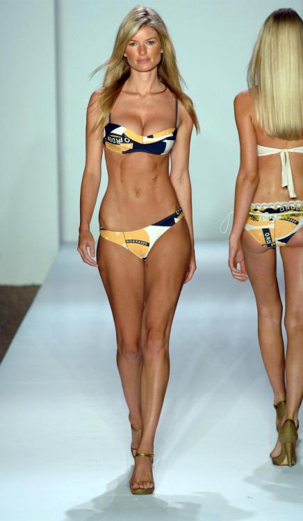 29179_Marisa_Miller_Photoshoots_5_Runways_584_122_1076lo.jpg