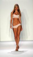 29340_Marisa_Miller_Photoshoots_9_Runways_6153_122_562lo.jpg