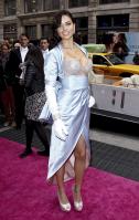 00907_s_al_reveals_victorias_secret_2_million_bombshell_fantasy_bra_in_nyc_20101020_21_123_561lo.jpg