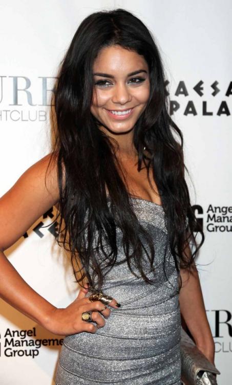 44081_VanessaHudgens_122_498lo.jpg