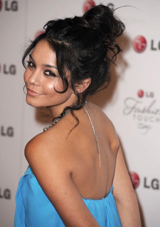 64637_vanessa_hudgens05251012_123_59lo.jpg