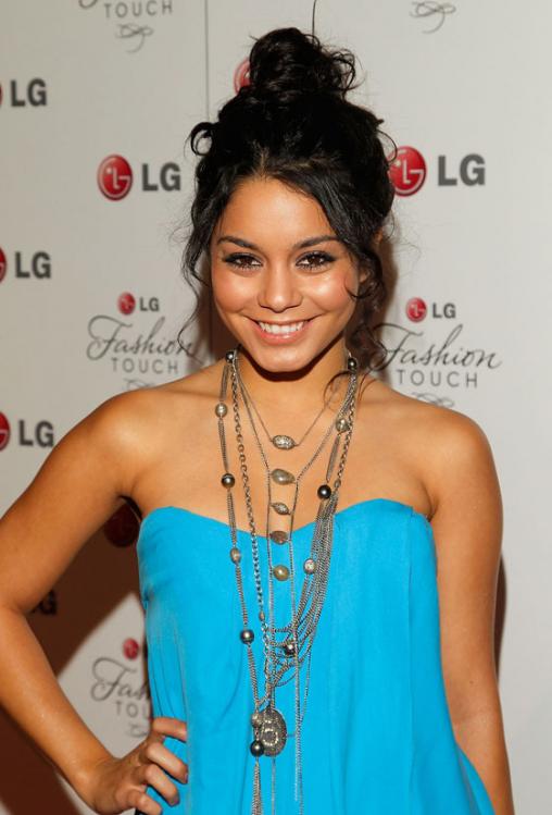 64639_vanessa_hudgens05251013_123_116lo.jpg