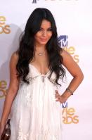 04862_VanessaHudgens_2010MTVMovieAwards_6thJune_032_122_593lo.JPG