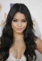 05085_VanessaHudgens_2010MTVMovieAwards_6thJune_052_122_388lo.jpg