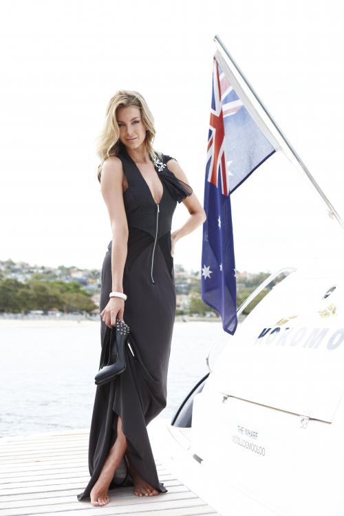 42469_by_mah0ne_Jennifer_Hawkins_Sydney_Harbour_Photoshoot_025_122_563lo.jpg