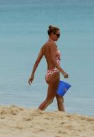 02784_Celebutopia_Uma_Thurman_on_holiday_in_the_Caribbean_07_122_491lo.jpg