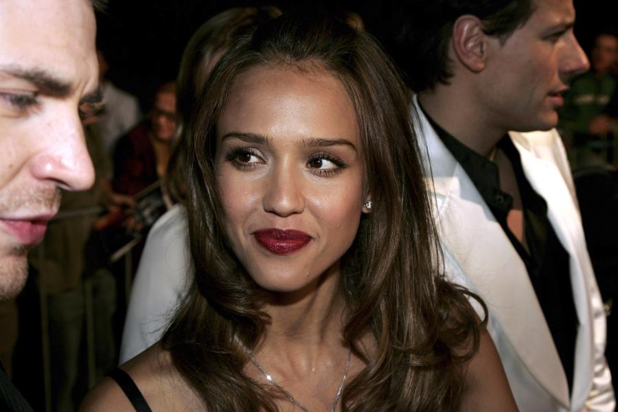 39200_jessica_alba_ff4_17__122_572lo.jpg