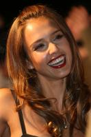 38645_jessica_alba_ff4_10__122_1141lo.jpg