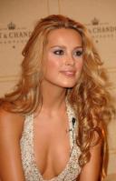 85902_celeb-city.eu_Petra_Nemcova_Moet_Chandon_Launch_09-18-2007_015_122_1109lo.jpg